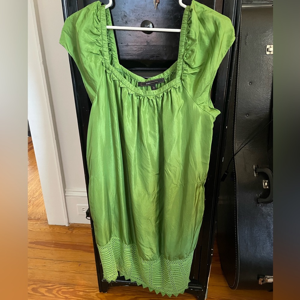 100% silk BCBGMaxAzria dress M with pockets